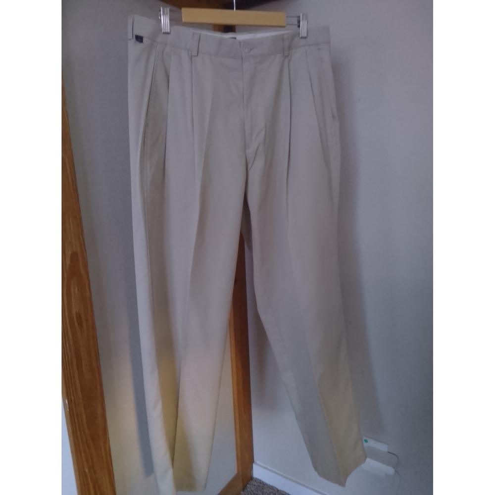 Dockers Mens Pleated Relaxed Fit Khakis Tan Stain Defender 36x32